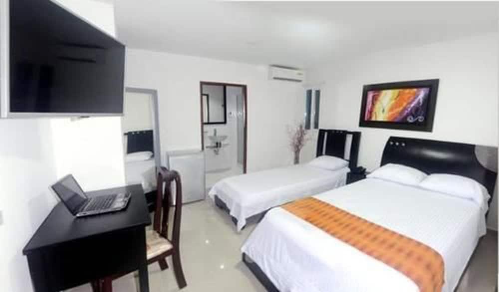 Hotel Intersuites บาร์รังกีญา ภายนอก รูปภาพ