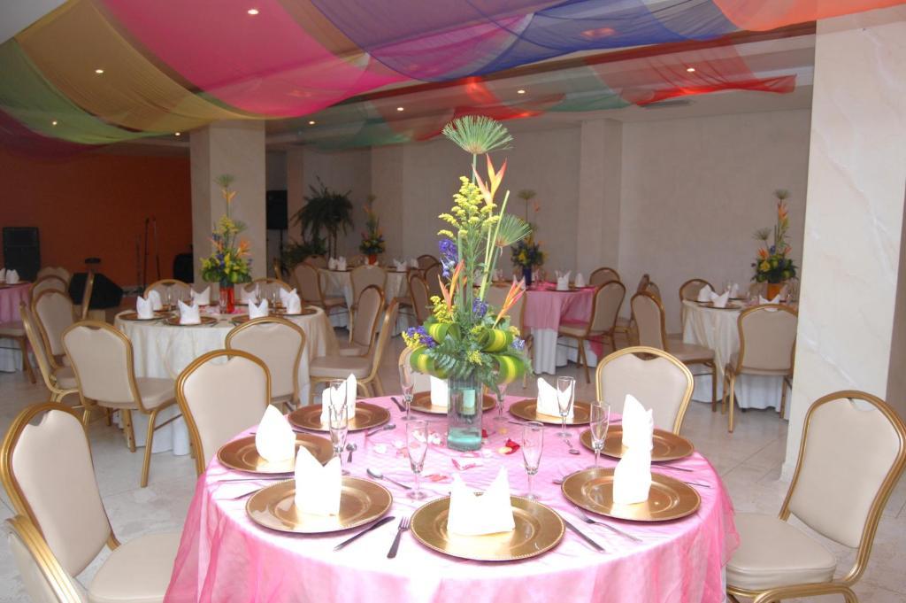 Hotel Intersuites บาร์รังกีญา ภายนอก รูปภาพ